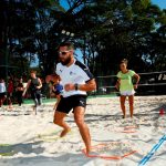 Jockey Club vira praia de paulistano com práticas esportivas