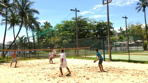 Beach Arena do Jockey realiza torneios de tênis e futevôlei