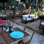 Restaurante une une café da manhã saudável com práticas esportivas