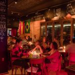 Wine bars de São Paulo se unem para servir vinhos leves e refrescantes