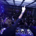 Paulo Velloso recebe convidados em aniversário no TETTO rooftop lounge
