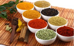 Açafrão da terra, gengibre, canela, pimenta do reino e orégano: as especiarias com poder antioxidante