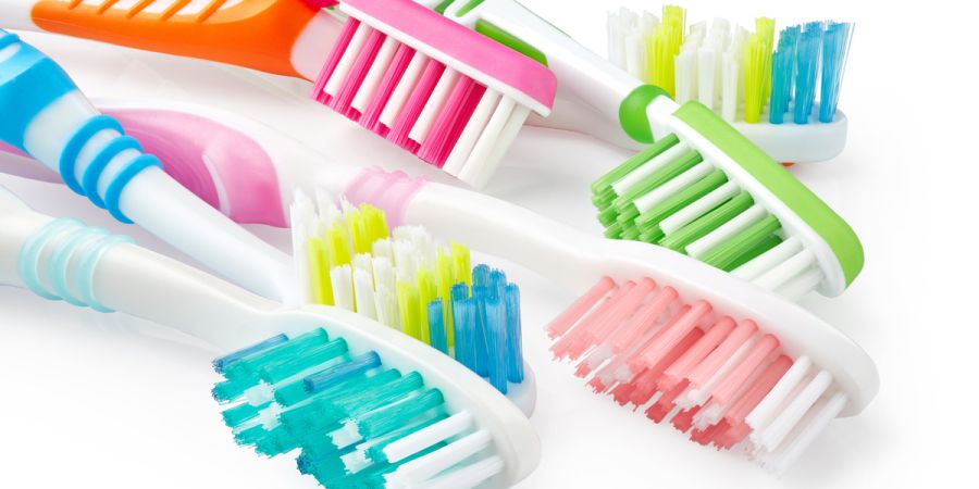Escovas dentais: higienização é fundamental para não acumular bactérias