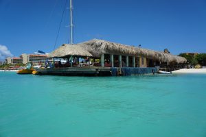 Aruba: águas transparentes e verão o ano inteiro