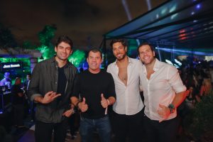 4 friends comemora o lançamento da nova lounge* e 4 special bdays