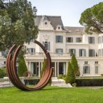 Hotéis da Oetker Collection expõem obras monumentais de Bernar Vernet