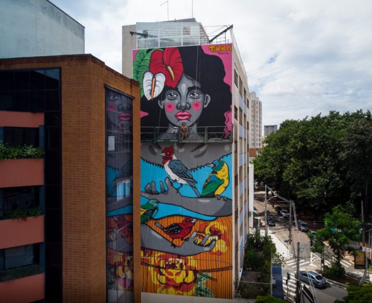Instagrafite produz empena assinada pela artista Tikka