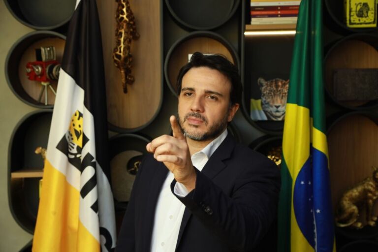 Renan Santos desafia a velha política e muda o tom da corrida presidencial de 2026