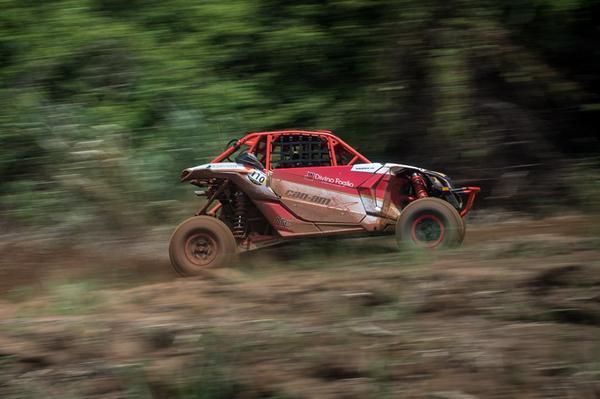 Rodrigo e seu irmão Bruno Varela lideram o Campeonato Brasileiro de Rally Baja