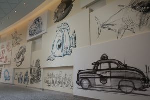 e categoria econômica, o Art Of Animation é um hotel visualmente bonito e bastante divertido. Sua decoração é inspirada nos desenhos Carros, Rei Leão, Pequena Sereia e Procurando Nemo, da Disney.