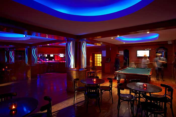 BAR LOUNGE AT TRES PUNTAS